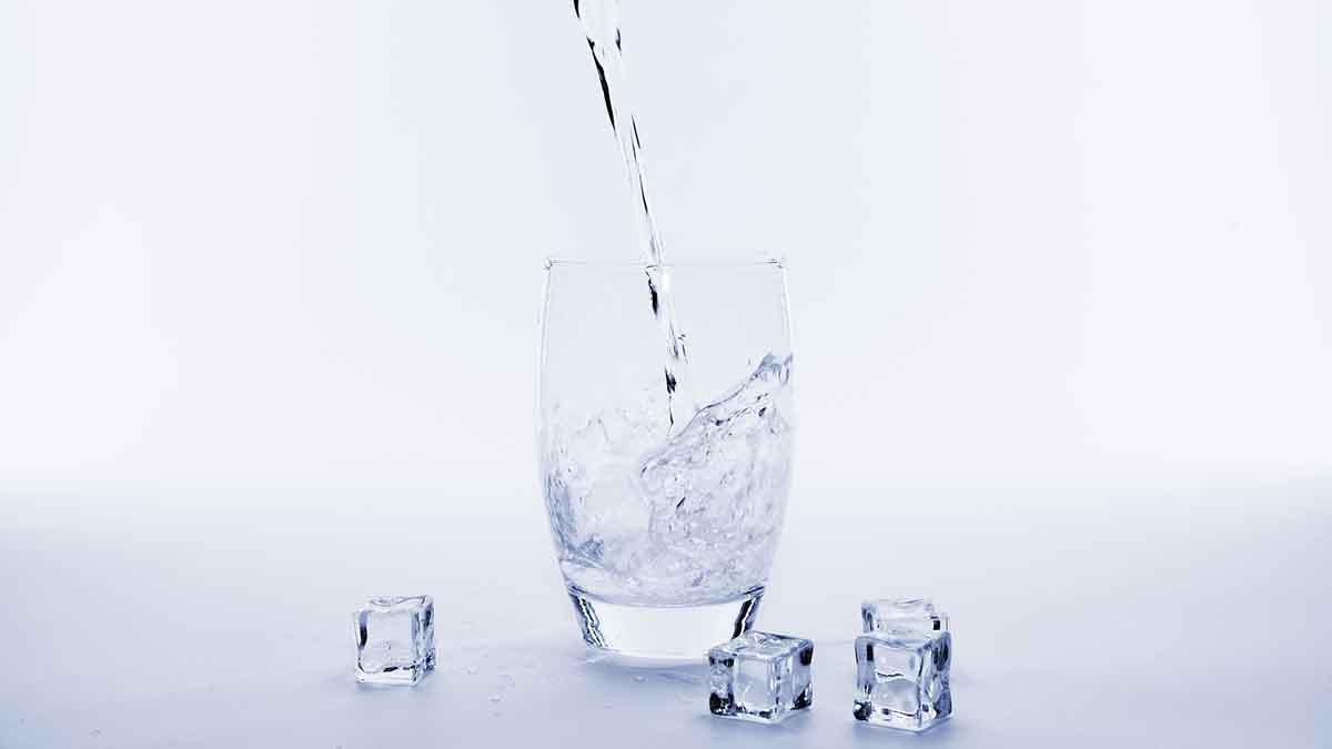 Πόσο νερό να πιω την ημέρα για γρήγορο αδυνάτισμα;